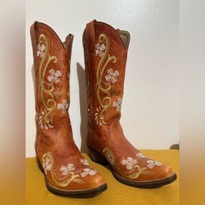 Floral Embroidered Tan Western Boots